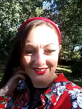 Snapshot of AdorahB3ll3 chatting on October 6, 2025, 2:18 pm AdorahB3ll3 online show from October 6, 2025, 2:18 pm