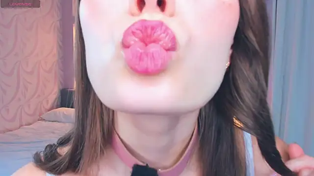 FloraDobb online show from November 16, 2025, 8:08 am