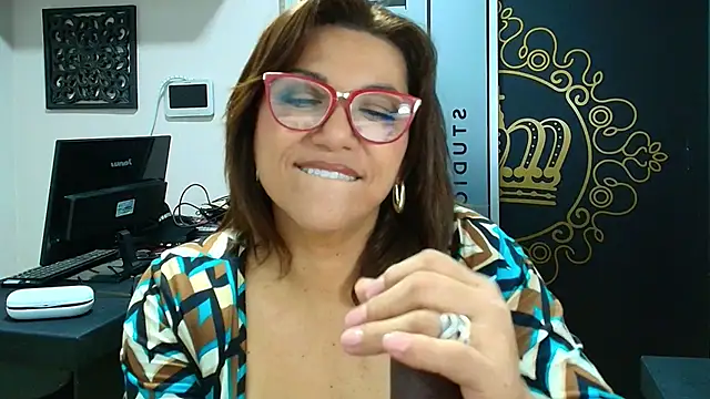 TiffanyyWilson online show from May 1, 2026, 10:26 pm