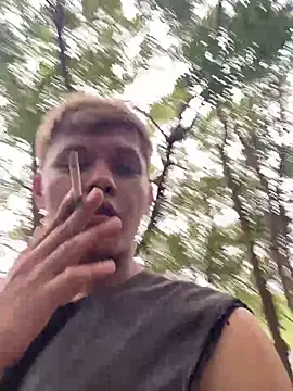 izan 20 online show from March 13, 2026, 8:25 pm