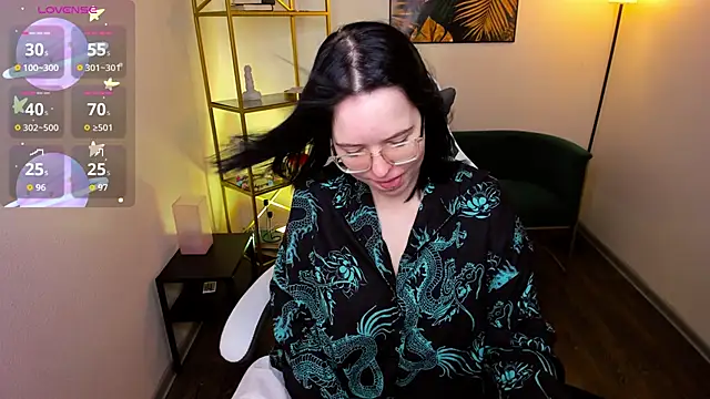 Snapshot of Manic_pixie_ chatting on November 9, 2025, 10:41 am Manic pixie online show from November 9, 2025, 10:41 am