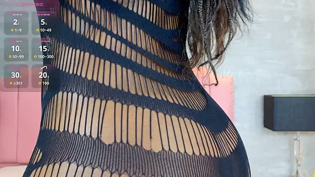 Snapshot of Alaia_Colins chatting on May 6, 2026, 12:03 am Alaia Colins online show from May 6, 2026, 12:03 am