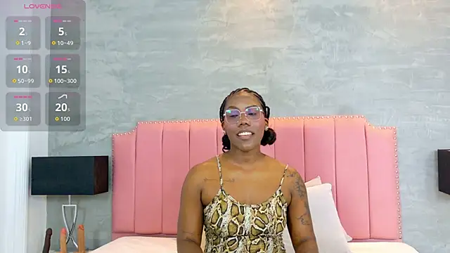 Snapshot of Alaia_Colins chatting on April 25, 2026, 12:57 am Alaia Colins online show from April 25, 2026, 12:57 am