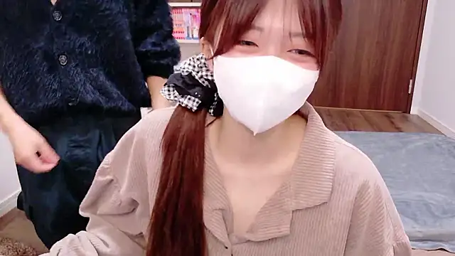 NA-KAREN-V8 online show from October 9, 2025, 1:00 pm