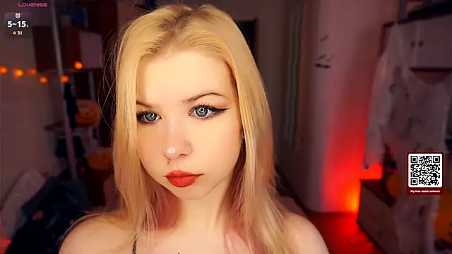 LynetHakes online show from November 6, 2025, 4:38 am