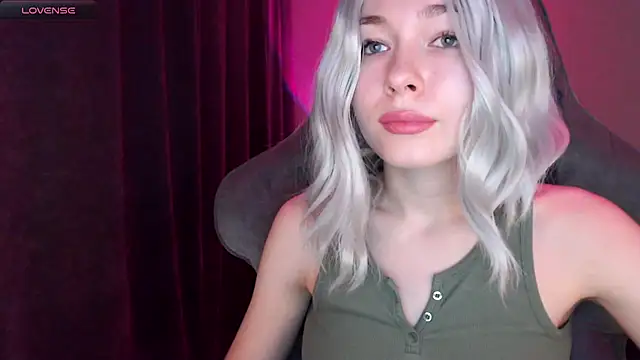 Ohmy Nora  online show from March 5, 2025, 4:13 am