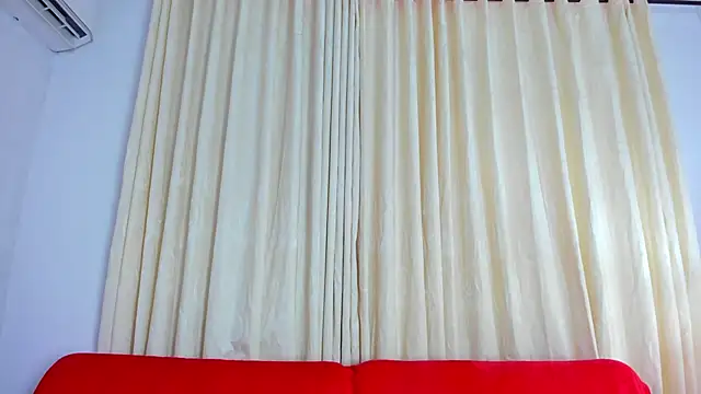 ValkiriaContee online show from October 31, 2025, 3:08 pm