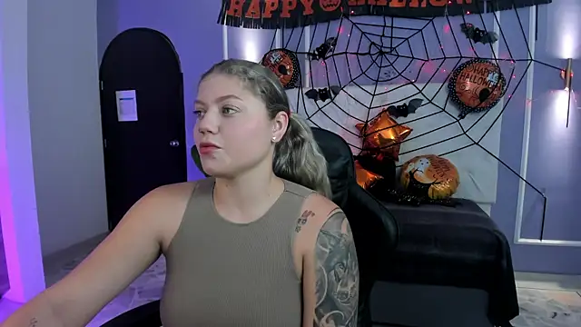 Snapshot of alaia_greyy chatting on October 18, 2025, 12:51 pm alaia greyy online show from October 18, 2025, 12:51 pm