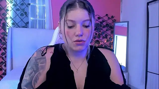 alaia greyy online show from March 28, 2026, 1:34 pm