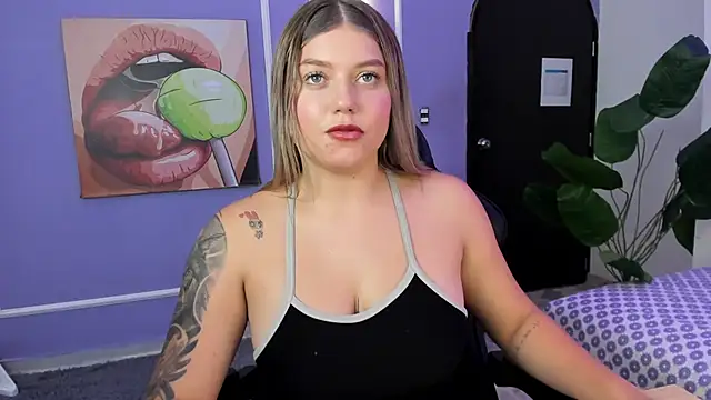 Snapshot of alaia_greyy chatting on December 3, 2025, 2:16 pm alaia greyy online show from December 3, 2025, 2:16 pm