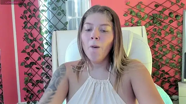 Snapshot of alaia_greyy chatting on June 11, 2026, 12:57 pm alaia greyy online show from June 11, 2026, 12:57 pm