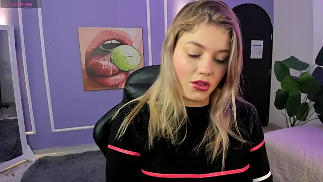 Snapshot of alaia_greyy chatting on November 25, 2025, 12:49 pm alaia greyy online show from November 25, 2025, 12:49 pm