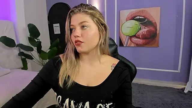 Snapshot of alaia_greyy chatting on November 18, 2025, 3:26 pm alaia greyy online show from November 18, 2025, 3:26 pm