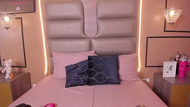 CAYLINCOLLINS online show from March 14, 2026, 3:45 am