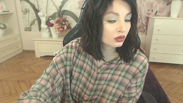 BritneyBarker online show from April 9, 2026, 4:14 am