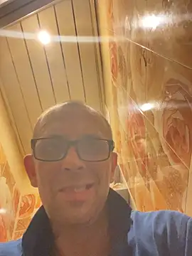 Snapshot of MaxDevilWhite chatting on February 28, 2026, 8:52 pm MaxDevilWhite online show from February 28, 2026, 8:52 pm