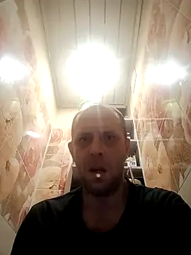 Snapshot of MaxDevilWhite chatting on January 27, 2025, 12:01 am MaxDevilWhite online show from January 27, 2025, 12:01 am