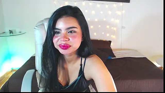 saray  jones online show from February 24, 2025, 2:04 pm