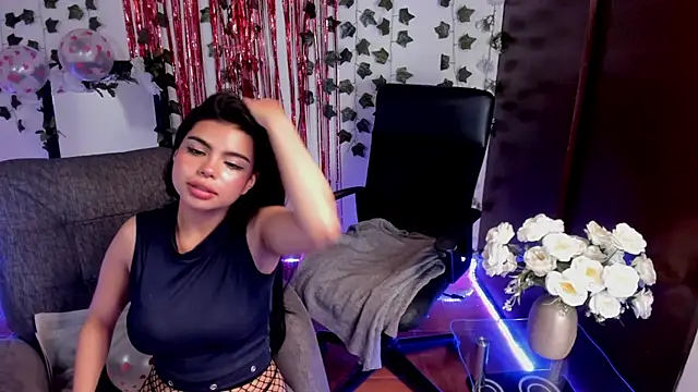 saray  jones online show from February 14, 2025, 2:12 pm