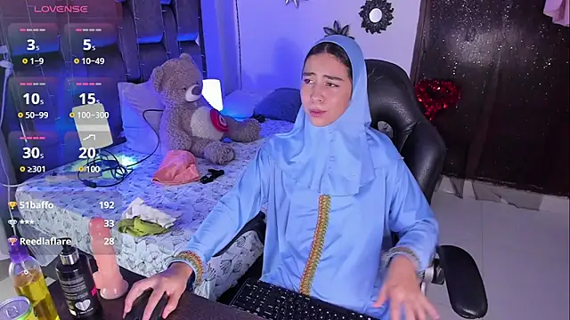 NaylaSaadi online show from February 22, 2025, 7:47 pm