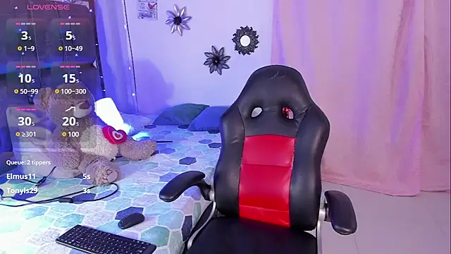 NaylaSaadi online show from February 26, 2025, 7:32 pm