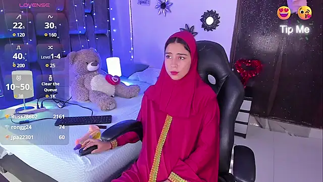 NaylaSaadi online show from February 14, 2025, 7:33 pm