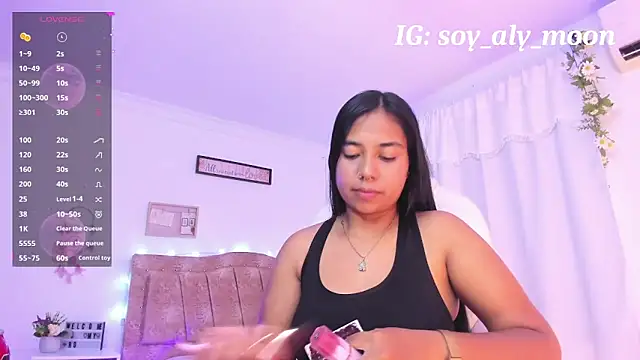 soy aly moon online show from September 21, 2025, 10:26 pm