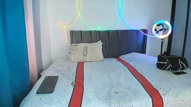 gisell363472 online show from December 19, 2025, 7:16 pm