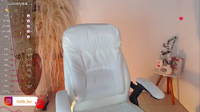 Sofi BBW online show from November 6, 2025, 12:42 pm