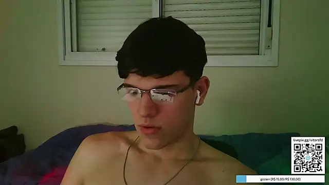 vitorsafado19 online show from April 19, 2026, 11:51 pm