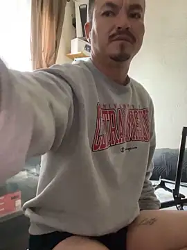 Snapshot of paullliliu chatting on January 22, 2025, 11:21 pm paullliliu online show from January 22, 2025, 11:21 pm