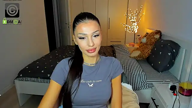 HelenShawn online show from February 9, 2026, 9:13 pm