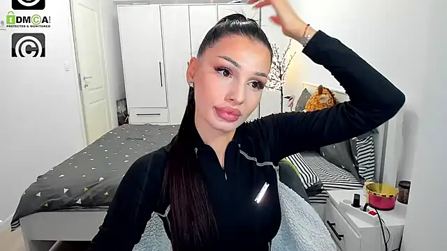 HelenShawn online show from February 5, 2026, 8:37 pm