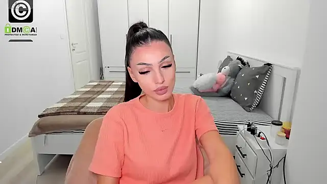 HelenShawn online show from November 11, 2025, 8:36 pm