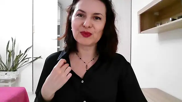 Victoria Glam online show from October 15, 2025, 4:15 pm