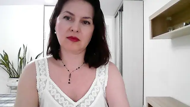 Victoria Glam online show from September 27, 2025, 5:19 pm