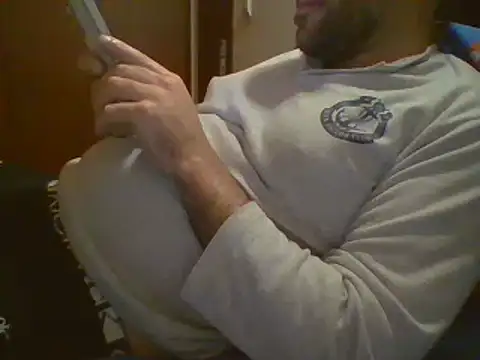Snapshot of _tuga_man_ chatting on March 10, 2025, 10:55 pm  tuga man  online show from March 10, 2025, 10:55 pm