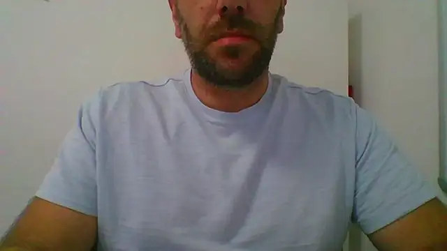 Snapshot of _tuga_man_ chatting on October 3, 2025, 12:28 pm  tuga man  online show from October 3, 2025, 12:28 pm