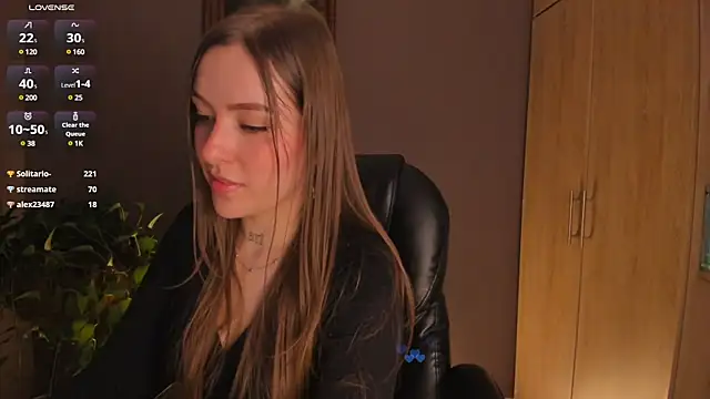 eilynxx online show from February 13, 2025, 1:50 am