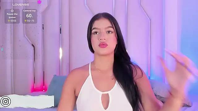 Loreanna Joy online show from September 10, 2025, 4:33 am