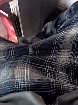 Snapshot of maros1312 chatting on January 28, 2025, 1:38 pm maros1312 online show from January 28, 2025, 1:38 pm