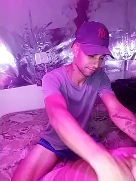 parejarica420 online show from April 21, 2026, 1:53 am