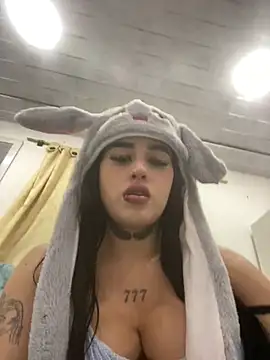 Snapshot of Girl_milk7 chatting on March 18, 2025, 3:45 am Girl milk7 online show from March 18, 2025, 3:45 am