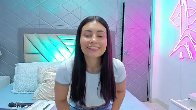 VioletRousse  online show from September 24, 2025, 3:07 pm