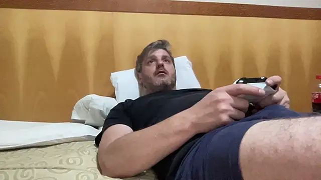 Taurino gostoso online show from May 14, 2026, 11:02 pm