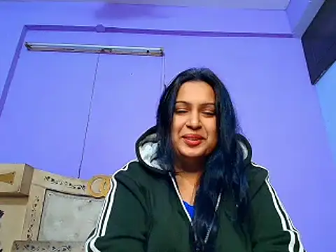 Sophia James online show from February 8, 2025, 3:21 pm