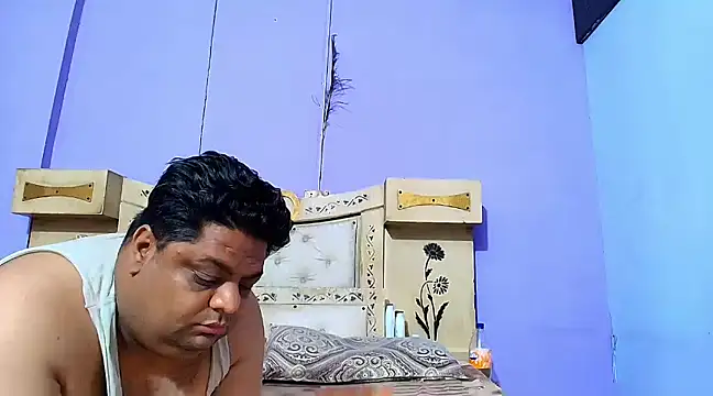 Sophia James online show from March 19, 2025, 5:06 pm