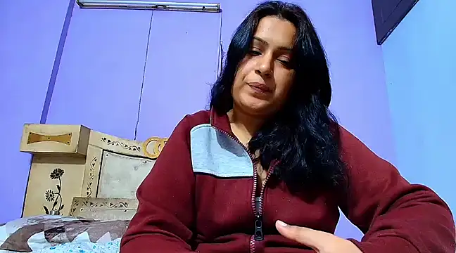 Sophia James online show from February 24, 2025, 3:53 pm