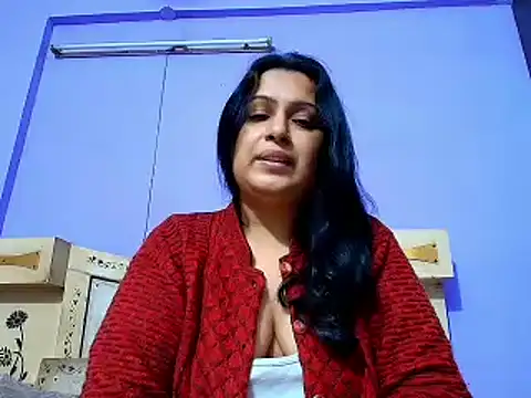 Sophia James online show from February 4, 2025, 6:49 pm