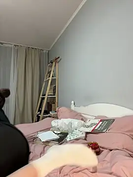 bunnythetailor online show from November 5, 2025, 8:45 pm